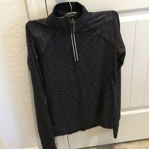 Ideology active wear Jacket with thumbholes. Quarter zip. Black. Small